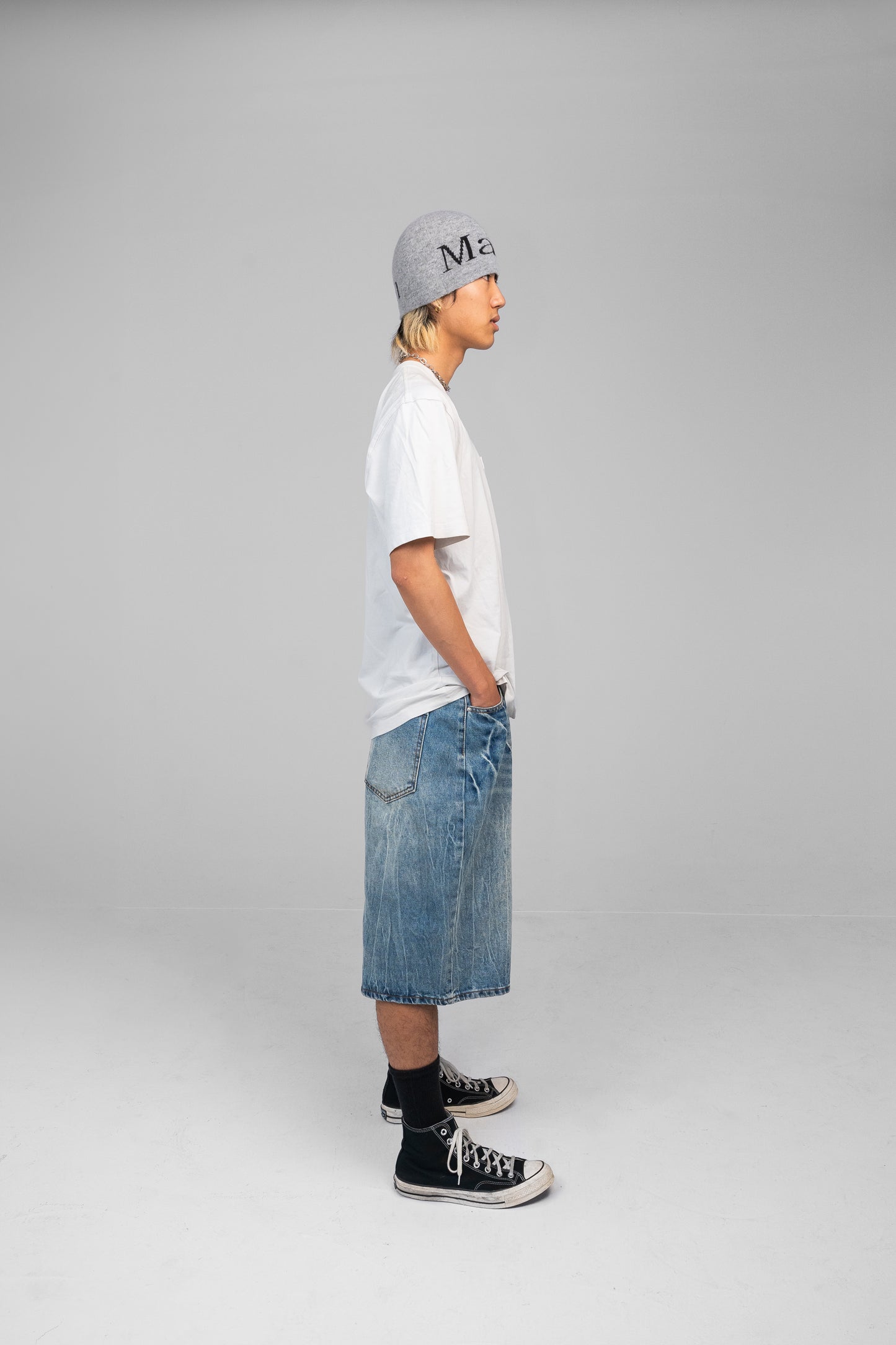 AG Goup Classic Distressed Jorts