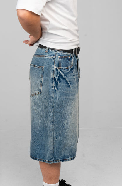 AG Goup Classic Distressed Jorts